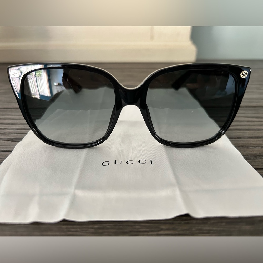 Brand New Gucci Oversized Square Sunglasses - Black